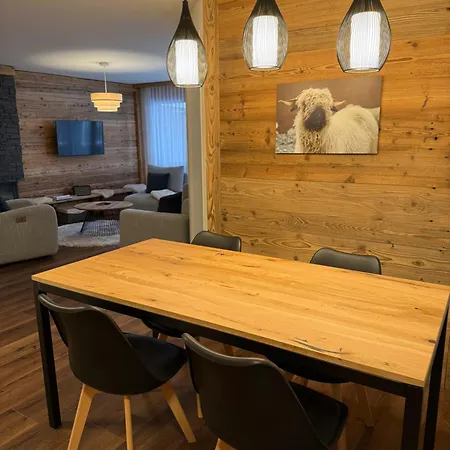 Everest Apartment *